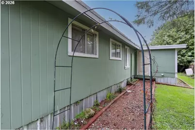 93621 Driftwood Inn Ln, North Bend, OR 97459 - Photo 10