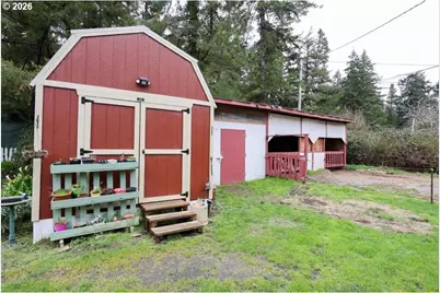 93621 Driftwood Inn Ln, North Bend, OR 97459 - Photo 12