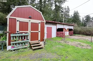 93621 Driftwood Inn Ln, North Bend, OR 97459 - Photo 12