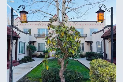 2010 SE Sherman St, Portland, OR 97214 - Photo 2