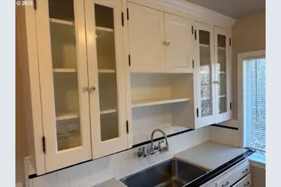 2010 SE Sherman St, Portland, OR 97214 - Photo 14