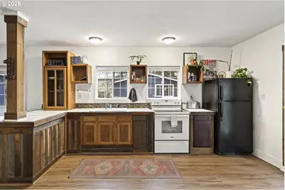 16024 Leona Ln, La Pine, OR 97739 - Photo 8