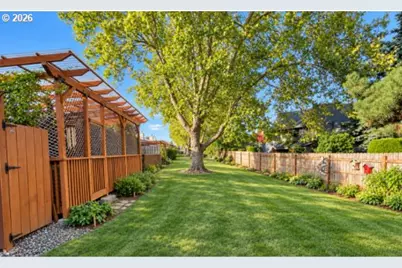 13405 NW 10th Ave #B, Vancouver, WA 98685 - Photo 8