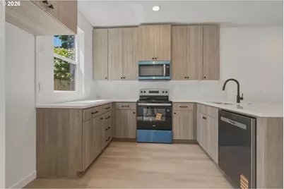 6181 N Albina Ave #5, Portland, OR 97217 - Photo 2