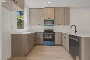 6181 N Albina Ave, Portland, OR 97217 - Photo 2