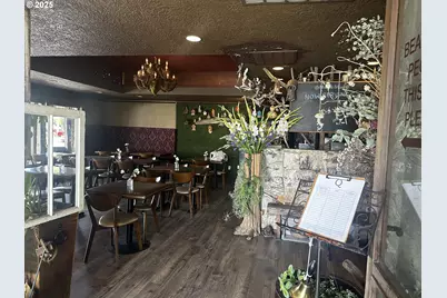 4310 SE Woodstock Blvd, Portland, OR 97206 - Photo 4