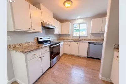 3042 Colleen St, Salem, OR 97305 - Photo 2