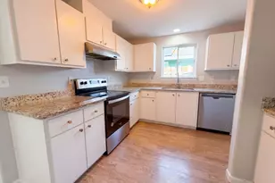 3042 Colleen St, Salem, OR 97305 - Photo 2