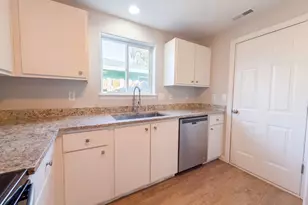 3042 Colleen St, Salem, OR 97305 - Photo 12