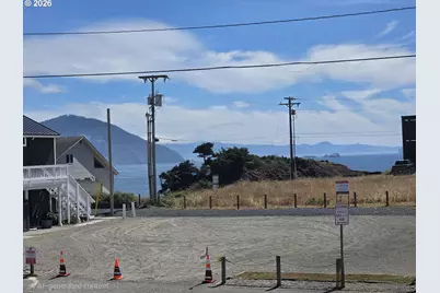 264 6th St, Port Orford, OR 97465 - Photo 2