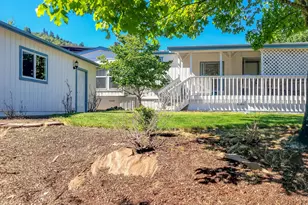 177 W Angela Ct, Roseburg, OR 97471 - Photo 2
