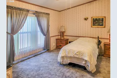 177 W Angela Ct, Roseburg, OR 97471 - Photo 22