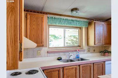 177 W Angela Ct, Roseburg, OR 97471 - Photo 12