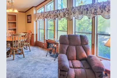 177 W Angela Ct, Roseburg, OR 97471 - Photo 8