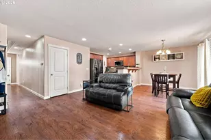 828 NW 1st Ave, Canby, OR 97013 - Photo 4