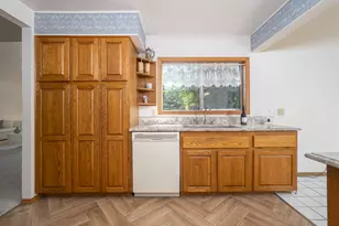 27701 SW Strawberry Hill Dr, Hillsboro, OR 97123 - Photo 18