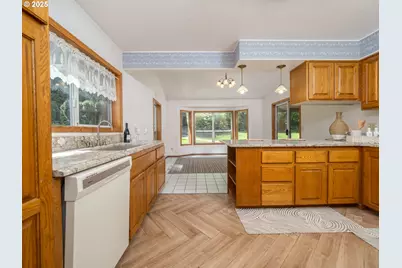 27701 SW Strawberry Hill Dr, Hillsboro, OR 97123 - Photo 16