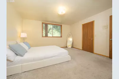 27701 SW Strawberry Hill Dr, Hillsboro, OR 97123 - Photo 26