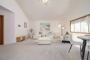 27701 SW Strawberry Hill Dr, Hillsboro, OR 97123 - Photo 14