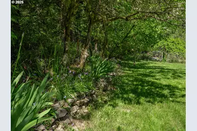 27701 SW Strawberry Hill Dr, Hillsboro, OR 97123 - Photo 38