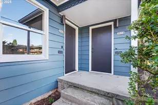 2938 SE Washington St, Portland, OR 97214 - Photo 10