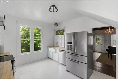567 S 6th St, Coos Bay, OR 97420 - Photo 12