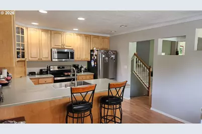 7520 SW Belmont Dr, Beaverton, OR 97008 - Photo 8