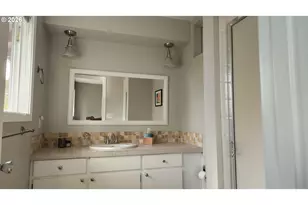 7520 SW Belmont Dr, Beaverton, OR 97008 - Photo 10