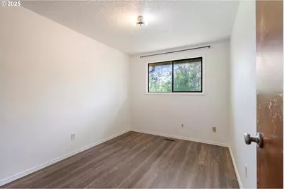 6025 SW Cherryhill Dr, Beaverton, OR 97008 - Photo 18