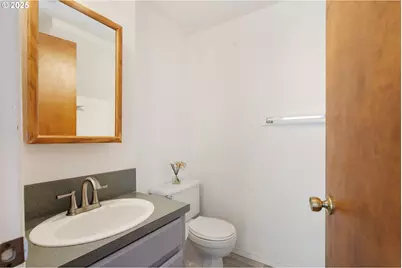 6025 SW Cherryhill Dr, Beaverton, OR 97008 - Photo 10