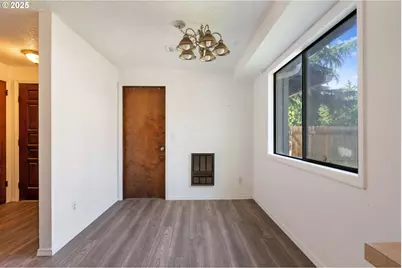 6025 SW Cherryhill Dr, Beaverton, OR 97008 - Photo 32