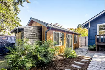 641 NE Holland St, Portland, OR 97211 - Photo 40
