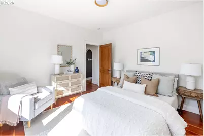 641 NE Holland St, Portland, OR 97211 - Photo 22