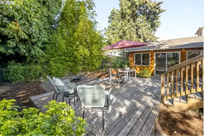 641 NE Holland St, Portland, OR 97211 - Photo 42