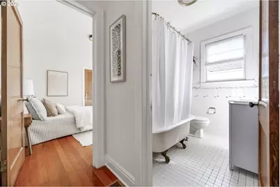 641 NE Holland St, Portland, OR 97211 - Photo 24