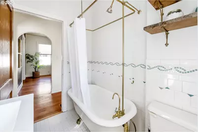 641 NE Holland St, Portland, OR 97211 - Photo 26