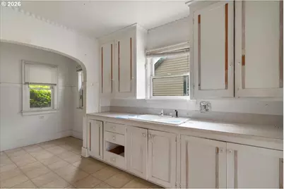 1782 Capitol St, Salem, OR 97301 - Photo 10