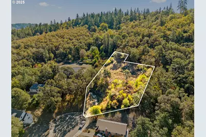 498 SE Dos Gatos Ct, Roseburg, OR 97470 - Photo 1