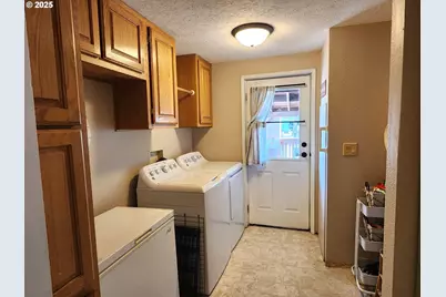 1809 26th St #21, La Grande, OR 97850 - Photo 8