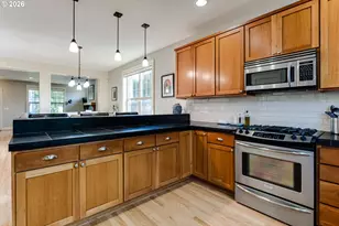 3492 Whisper Ln, Eugene, OR 97401 - Photo 8