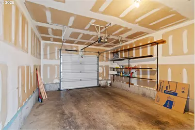 14134 E Burnside St #2, Portland, OR 97233 - Photo 36