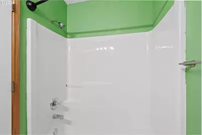 14134 E Burnside St #2, Portland, OR 97233 - Photo 20