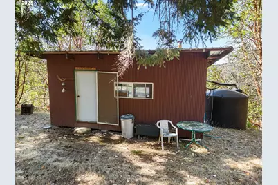 725 Wildflower Ln, Oakland, OR 97462 - Photo 14