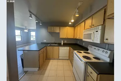 737 NE 99th Ave #24, Portland, OR 97220 - Photo 8