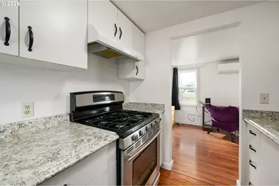 1107 S 7th St, Cottage Grove, OR 97424 - Photo 10