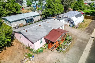 47507 School St, Oakridge, OR 97463 - Photo 2