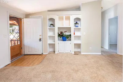 47507 School St, Oakridge, OR 97463 - Photo 12