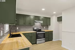 10249 N Tyler Ave, Portland, OR 97203 - Photo 12