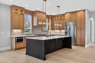 1912 SW Dickinson Ln, Portland, OR 97219 - Photo 8