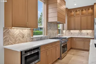 1912 SW Dickinson Ln, Portland, OR 97219 - Photo 10